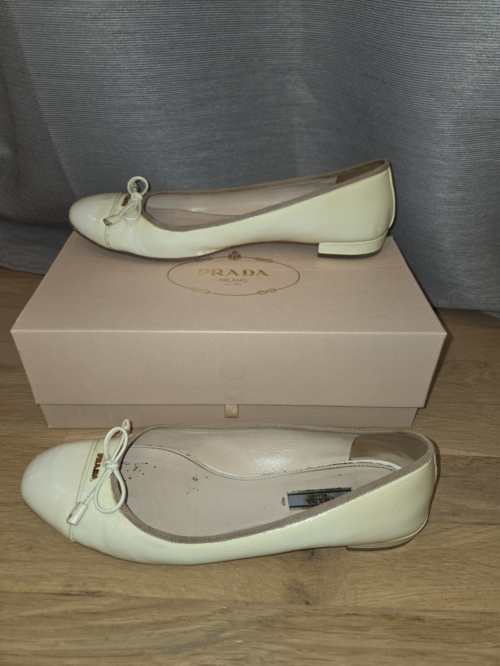 Prada Cream White Beige Patent Leather Bow Ballet Flats Gold Logo Hardware EU 41 - Picture 3 of 11